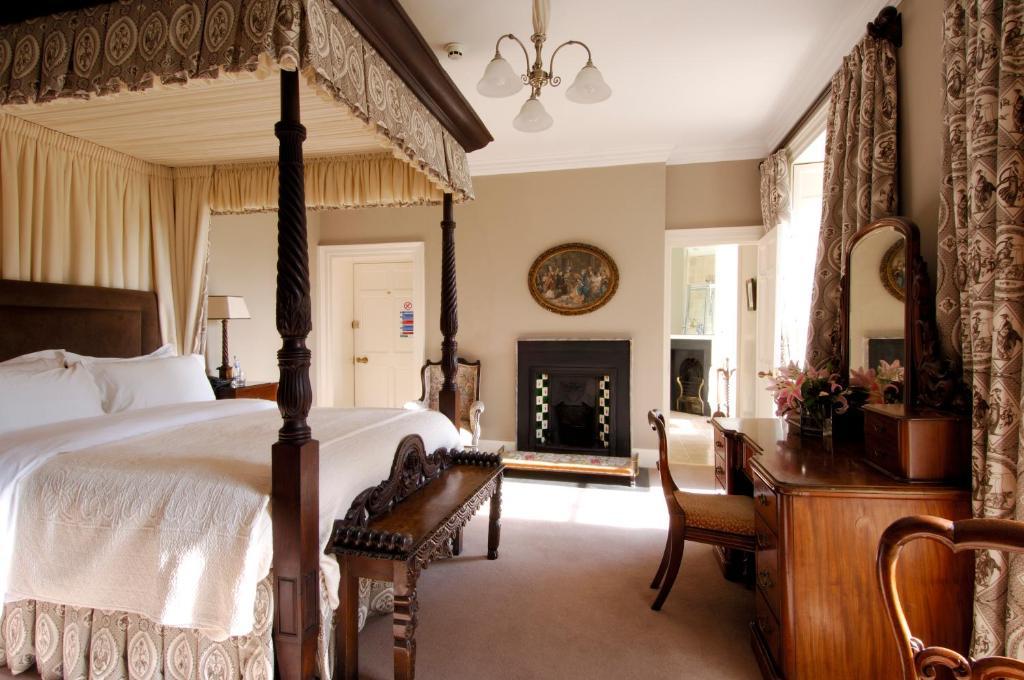 Country house Newforge House